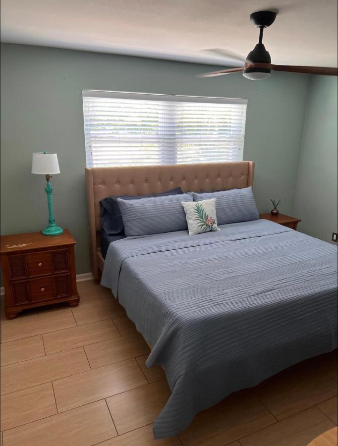 Cheerful Home With One Bedroom เคปคอรัล ภายนอก รูปภาพ